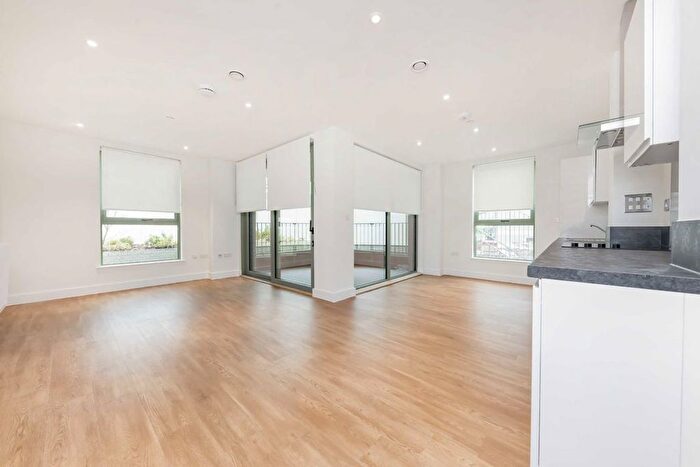 2 Bedroom Flat To Rent In Green Street, North Acton, NW10