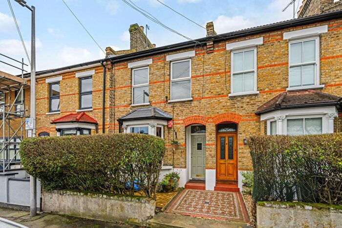 1 Bedroom Flat To Rent In Daisy Road, South Woodford, E18