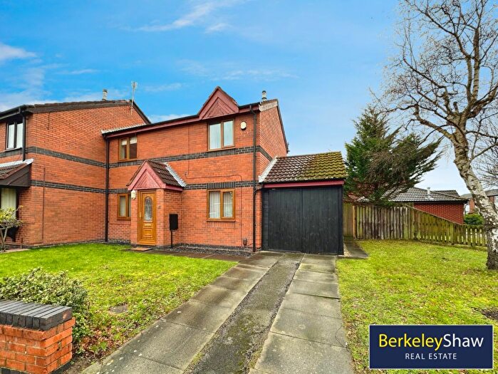 3 Bedroom End Terrace House To Rent In Elmsfield Road, Thornton, Liverpool, L23