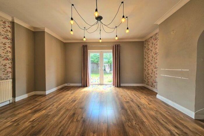 2 Bedroom End Of Terrace House To Rent In Farmfield Road, Bromley, BR1