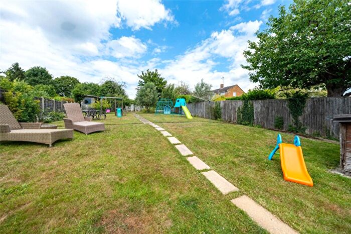4 Bedroom Semi-Detached House For Sale In Bull Orchard, Barming, Maidstone, ME16