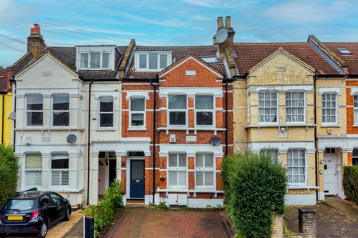 2 Bedroom Flat To Rent In Gleneagle Road, Streatham, London, SW16