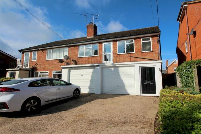 2 Bedroom Flat To Rent In Victoria Road, Marlow, SL7