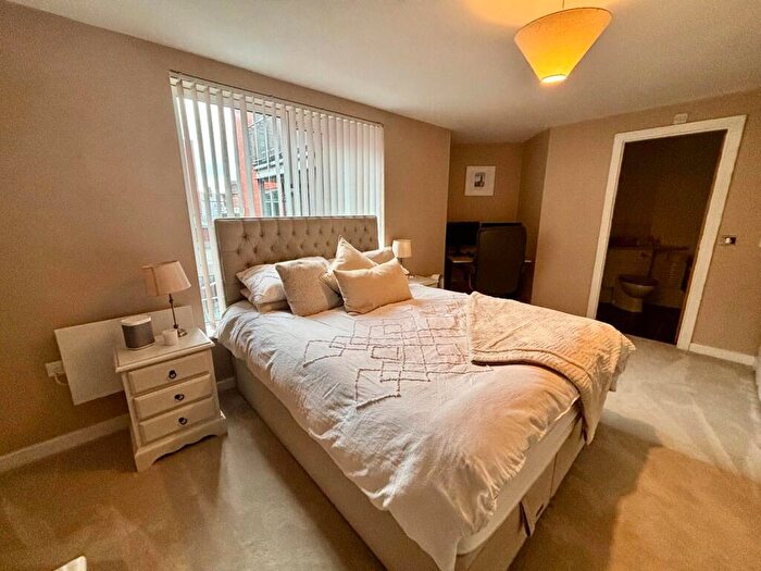 2 Bedroom Apartment For Sale In Warstone Lane, Birmingham, B18