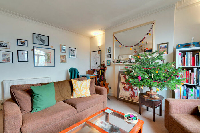 1 Bedroom Apartment To Rent In Waterloo Terrace, Islington, London, N1