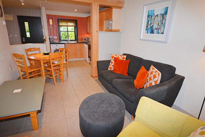 2 Bedroom Cottage For Sale In Dolmenyn, East Jordeston, St Florence, SA70