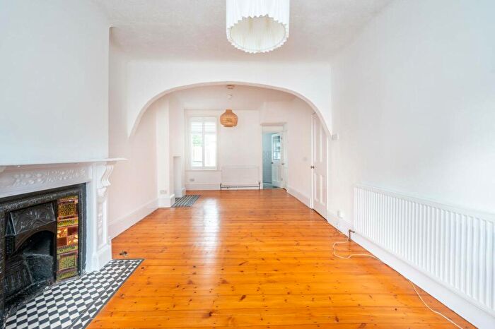 3 Bedroom House To Rent In Morley Road, Plaistow, London, E15