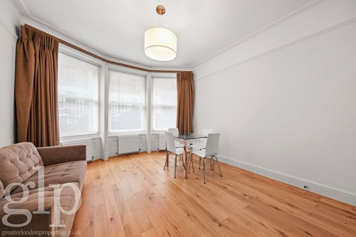 3 Bedroom Flat To Rent In Ridgmount Gardens, Bloomsbury, WC1E