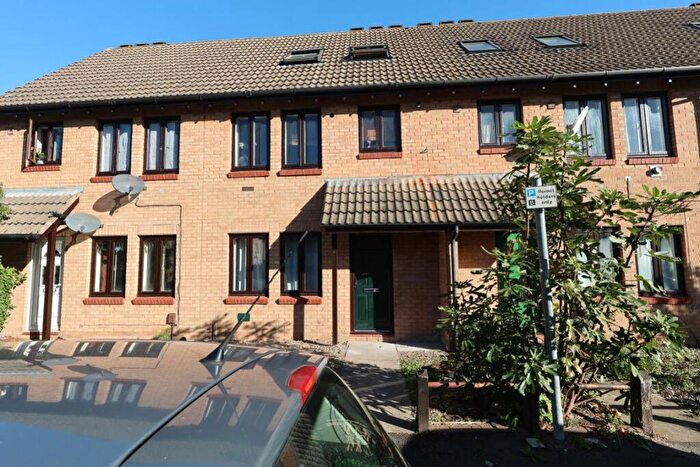 Studio To Rent In Stephenson Court, Slough, SL1