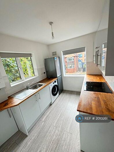 2 Bedroom Maisonette To Rent In Blakeney Court, Maidenhead, SL6