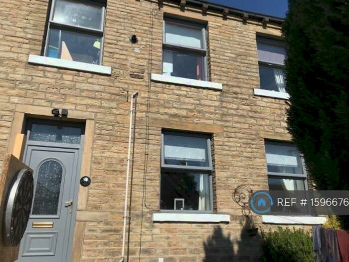 3 Bedroom Terraced House To Rent In Leymoor Road, Huddersfield, HD3