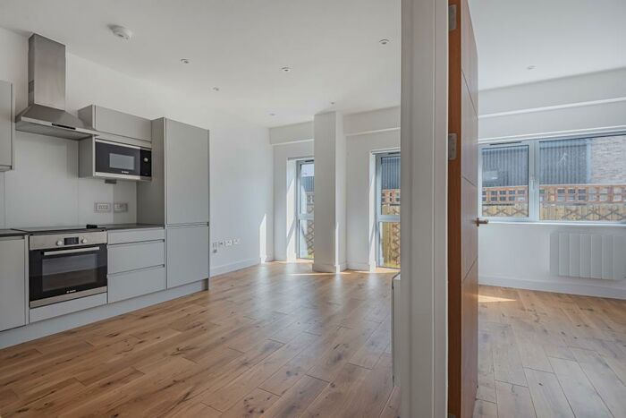 1 Bedroom Apartment To Rent In Hill View Apartments, Henley-on-thames, RG9