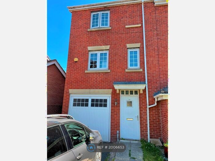 3 Bedroom Terraced House To Rent In Boulevard Rise, Leeds, LS10