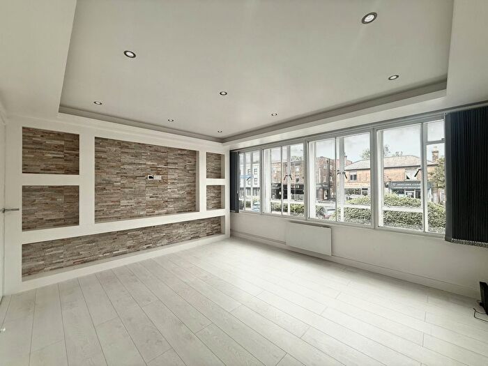 2 Bedroom Flat To Rent In Heaton Court, High Street, Cheshunt, Waltham Cross, Hertfordshire, EN8