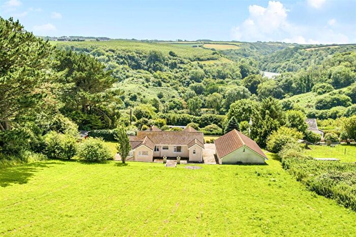 3 Bedroom Bungalow For Sale In Higher Slade, Ilfracombe, EX34