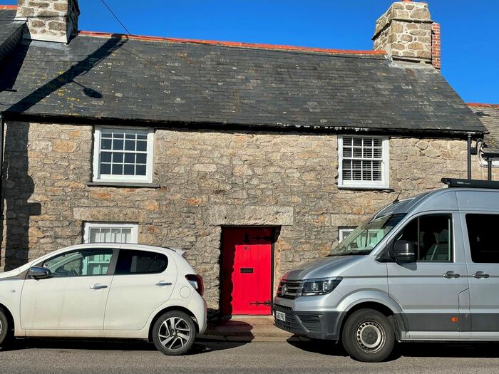 4 Bedroom Detached House To Rent In Helston Road, Penryn, TR10