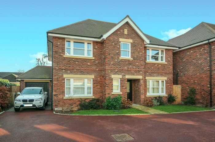 4 Bedroom Detached House To Rent In Old Rectory Gardens, Cobham, KT11