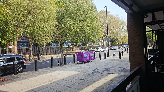 3 Bedroom Semi-Detached House To Rent In Stepney Green, London, E1