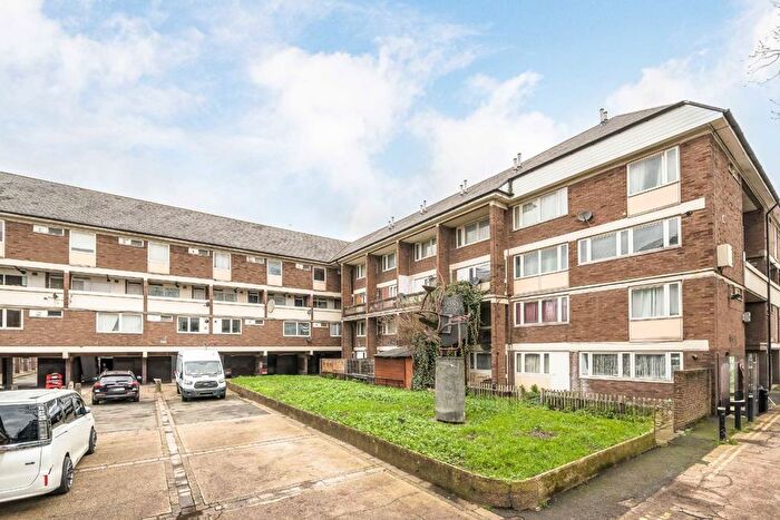 2 Bedroom Flat To Rent In Fenwick Place, Clapham, SW9