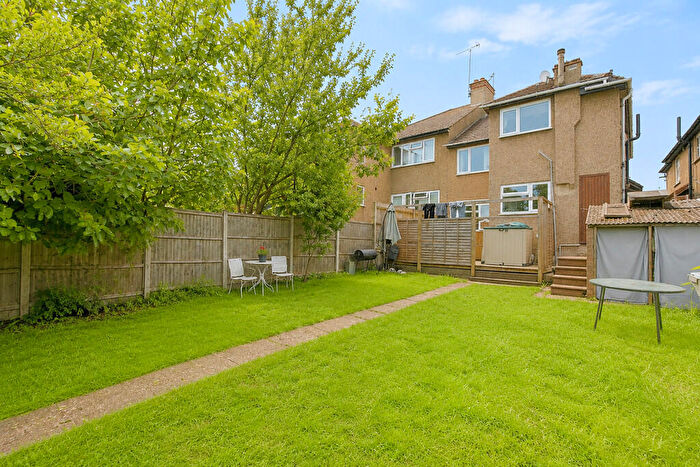 2 Bedroom Apartment For Sale In Bryan Avenue, Willesden, London, NW10