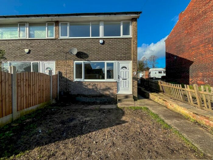 3 Bedroom Property To Rent In Longfield Road, Heckmondwike, WF16