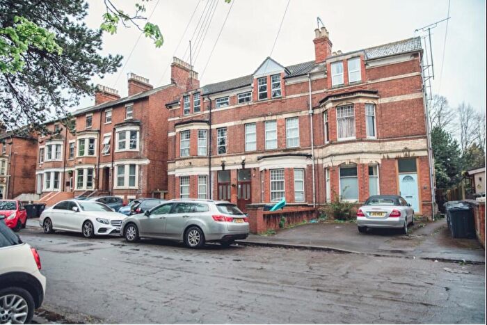 1 Bedroom Flat For Sale In Weston Road, Gloucester, GL1
