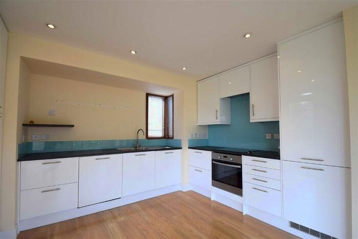 2 Bedroom Flat To Rent In Watermill Way, Colliers Wood, SW19
