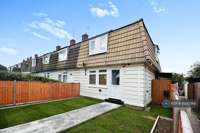 3 Bedroom End Of Terrace House To Rent In Sawkins Avenue, Chelmsford, CM2