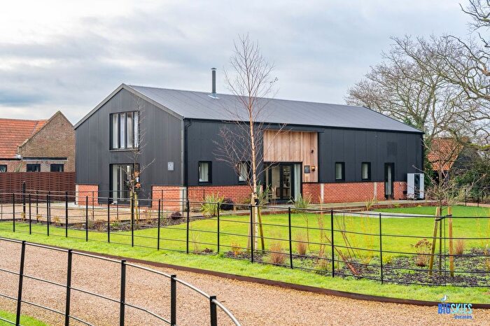 4 Bedroom Barn Conversion For Sale In Church Lane, Hindolveston, NR20