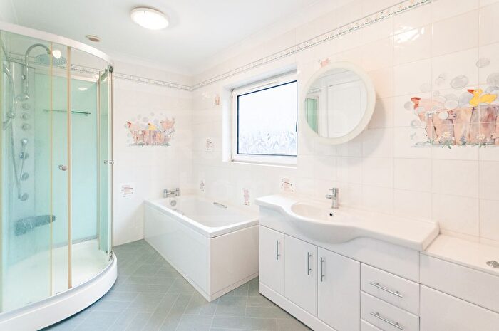 4 Bedroom Detached House For Sale In Station Road, Ystradgynlais, Swansea, West Glamorgan, SA9