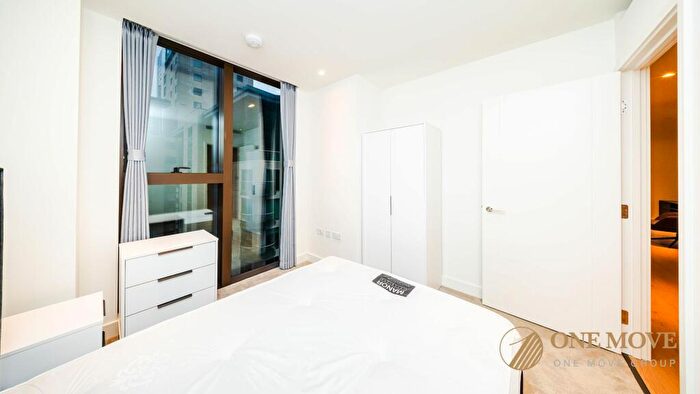 2 Bedroom Apartment To Rent In Harcourt Tower, South Quay Plaza, Canary Wharf, E14