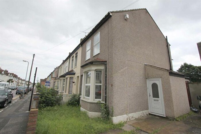 3 Bedroom End Of Terrace House To Rent In Guildford Road, Southend On Sea, SS2