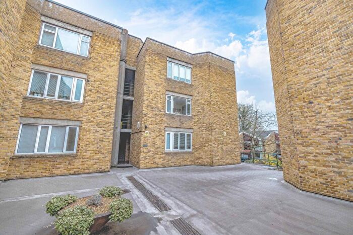 1 Bedroom Flat To Rent In Sussex Keep, , Slough, SL1