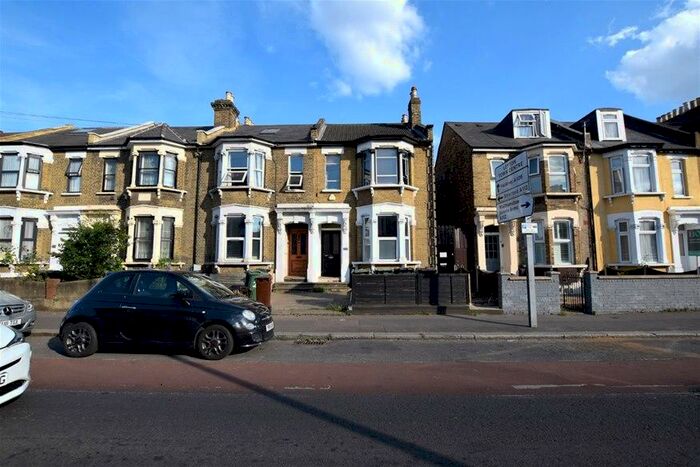 2 Bedroom Flat To Rent In Grove Green Road, Leyton, E11