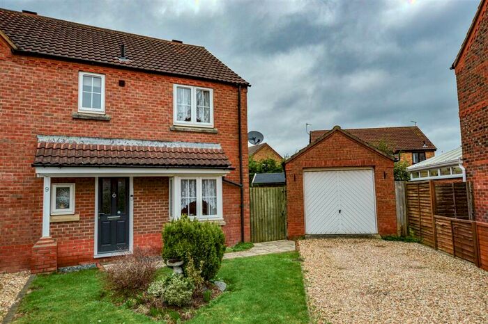 3 Bedroom Semi-Detached House For Sale In Blackthorn Close, Ruskington, Sleaford, NG34