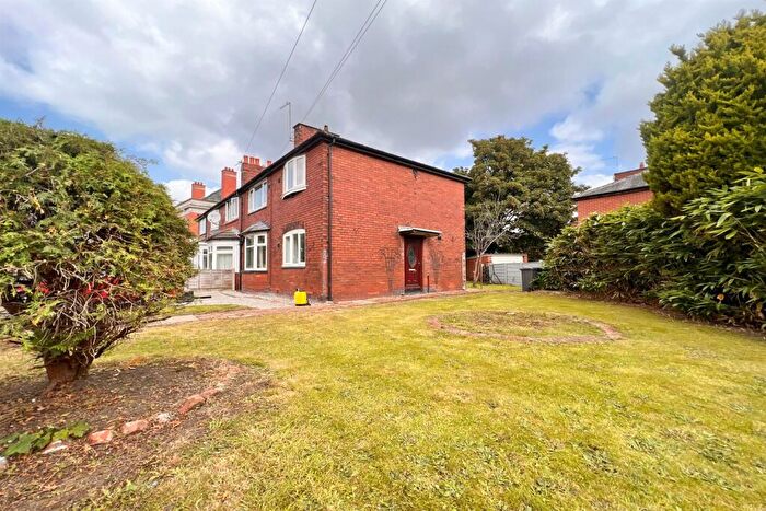 4 Bedroom Semi-Detached House To Rent In Nell Lane, Manchester, M21