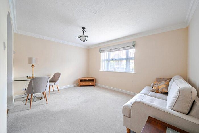 1 Bedroom Flat For Sale In Albemarle Road, Beckenham, Kent, BR3
