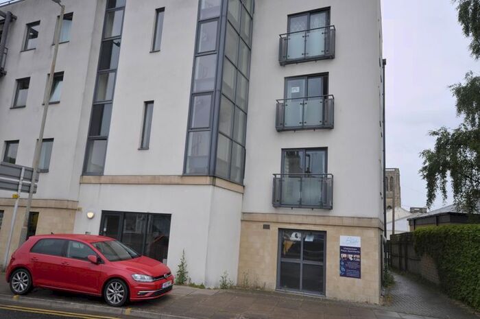 1 Bedroom Flat To Rent In Warwick Place, Cheltenham GL52