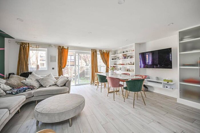 3 Bedroom Terraced House For Sale In Westbeech Road, London, , Wood Green, London, N22
