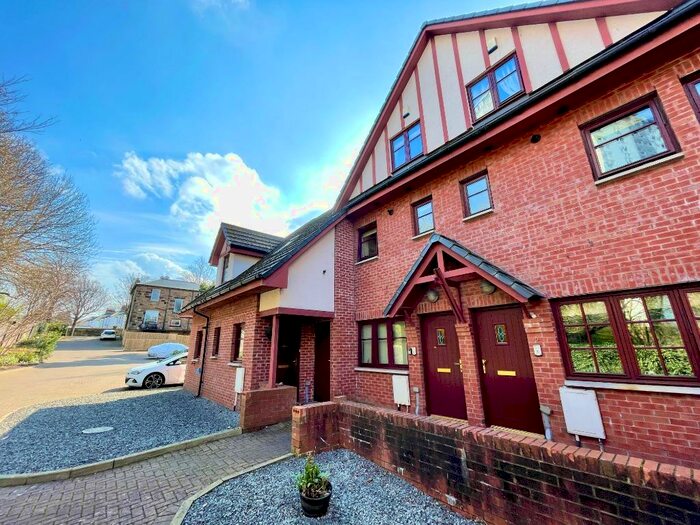 2 Bedroom Flat To Rent In Crescent Grove, Scotstounhill, Glasgow, G13