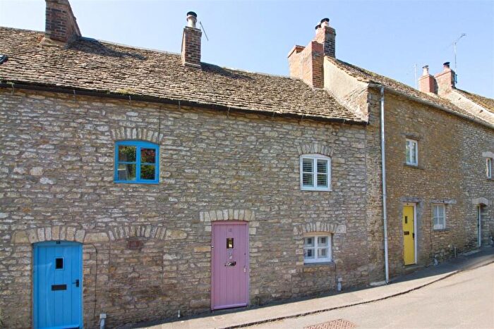 2 Bedroom Cottage To Rent In Burnivale, Malmesbury, SN16