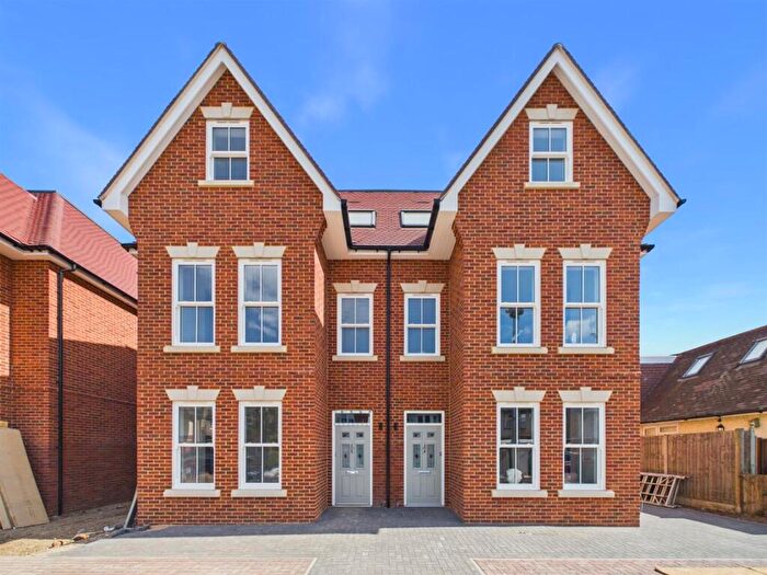 4 Bedroom Semi-Detached House For Sale In Sandford Road, Bromley, BR2