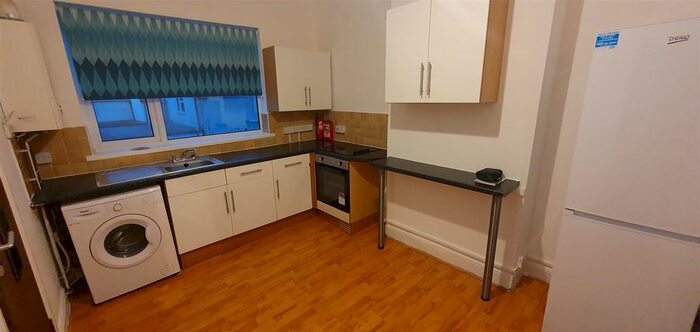 2 Bedroom Flat To Rent In Mundy Place, Cathays, Cardiff, CF24