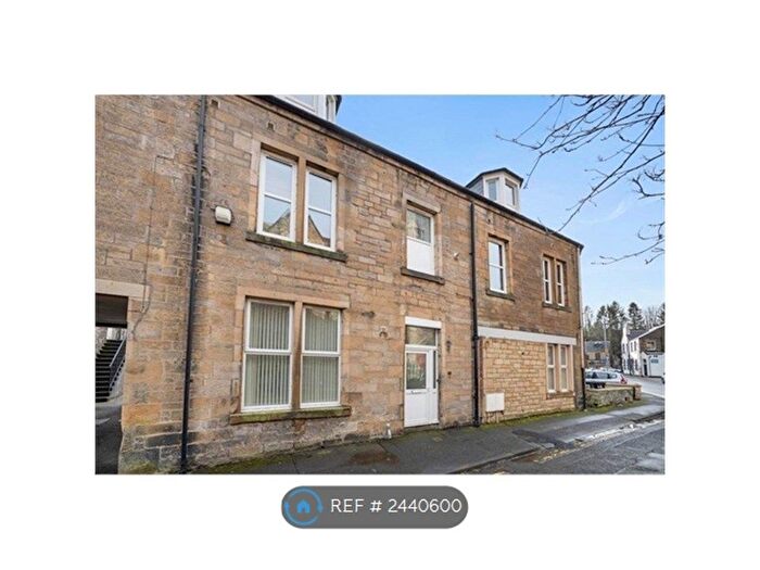 3 Bedroom Flat To Rent In Sime Place, Galashiels, TD1