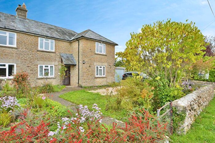 3 Bedroom Semi-Detached House For Sale In London Road, Poulton, Gloucestershire, GL7