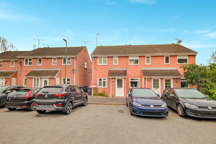 2 Bedroom End Of Terrace House For Sale In Walnut Park, Haywards Heath, RH16