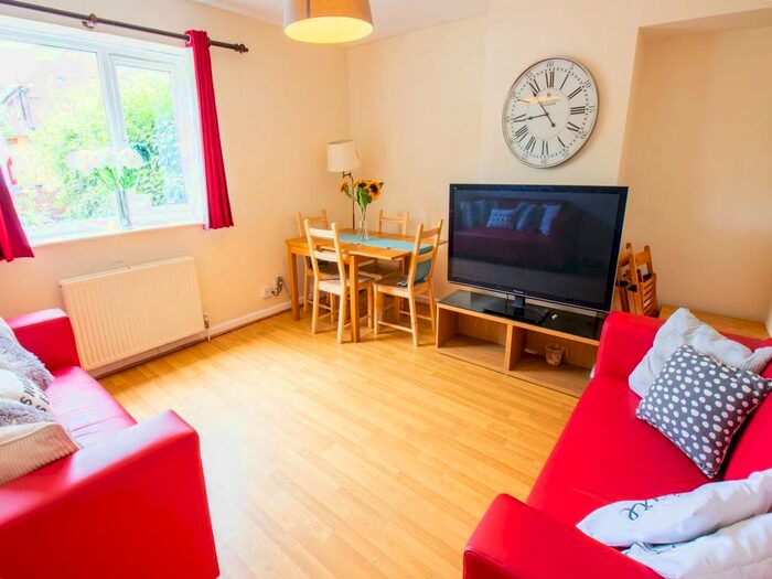 1 Bedroom Property To Rent In Mandeville Road, Canterbury, Kent, CT2