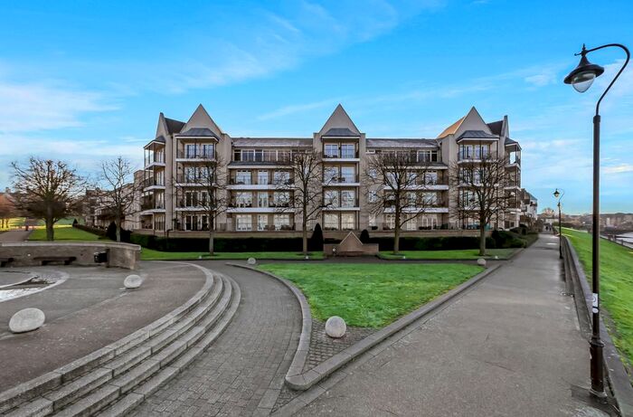 2 Bedroom Flat To Rent In The Boulevard, Ingress Park, Greenhithe, Kent., DA9