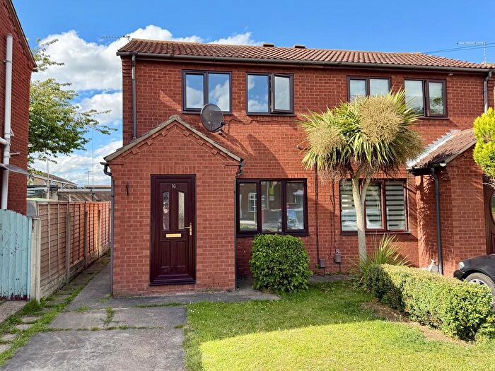 2 Bedroom Semi-Detached House To Rent In Kelsey Avenue, Scunthorpe, DN15