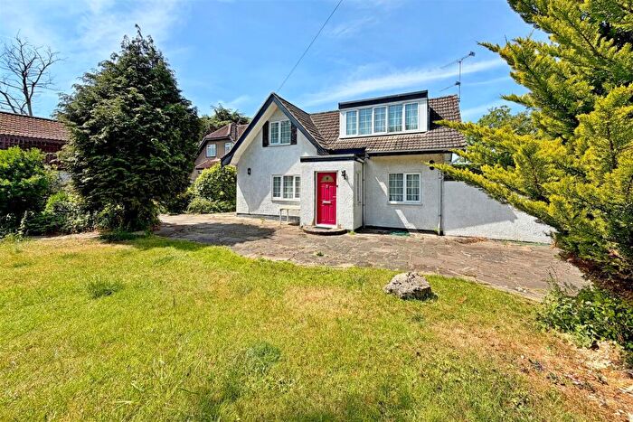 2 Bedroom Detached House For Sale In Nelmes Road, Emerson Park, Hornchurch, RM11